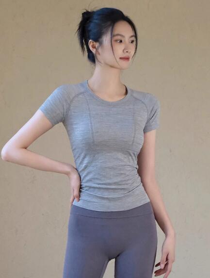 Yoga wear sports short sleeved top running quick drying T shirt women's one piece knitted summer style training and fitness clothing