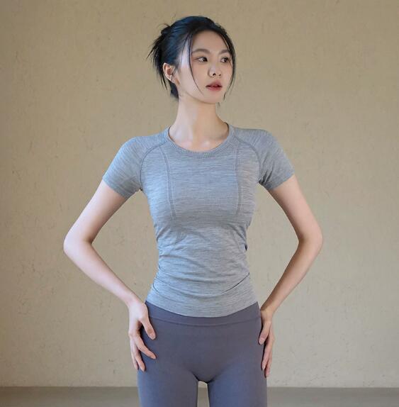 Yoga wear sports short sleeved top running quick drying T shirt women's one piece knitted summer style training and fitness clothing